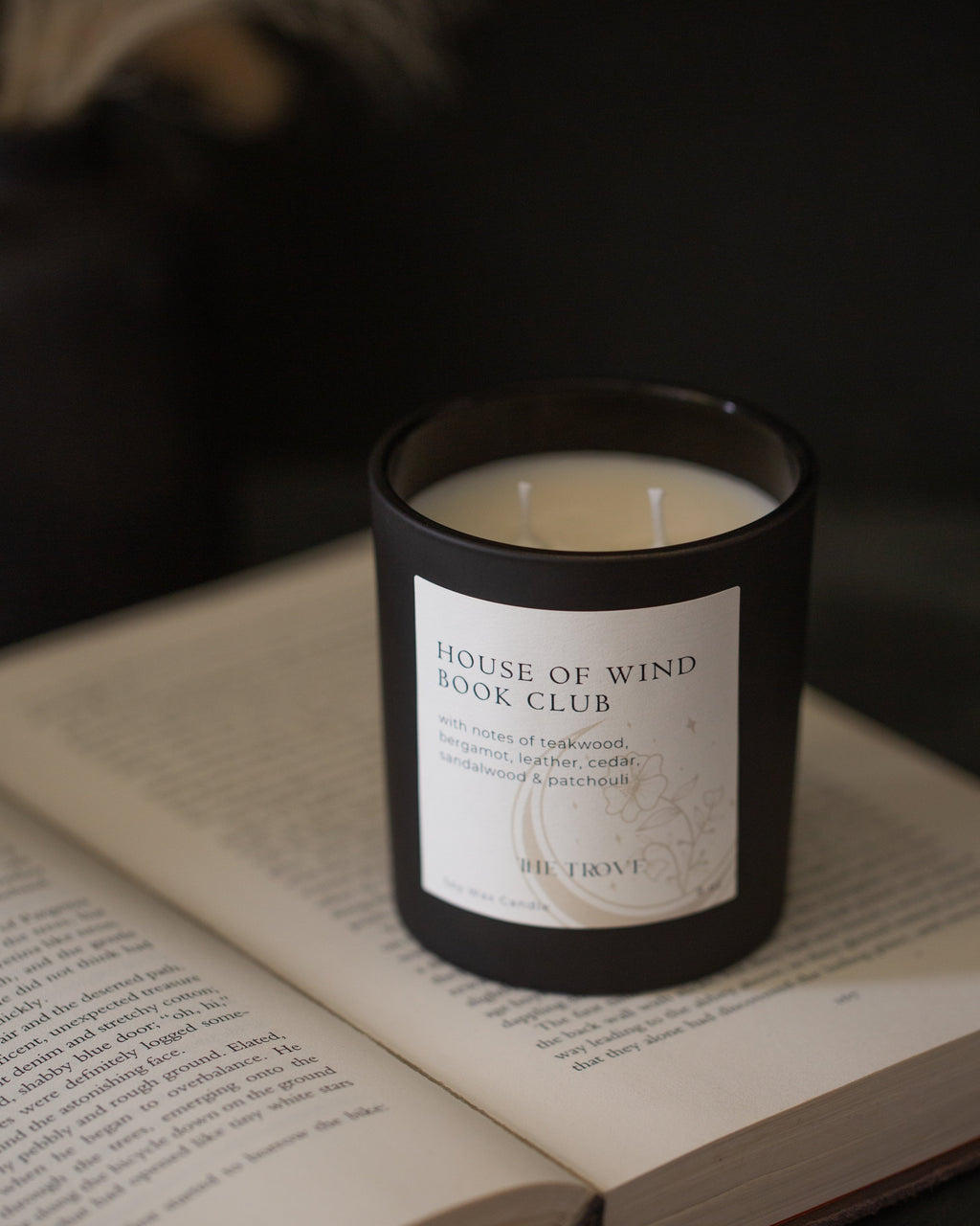 House of Wind Bookclub | 8oz Candle