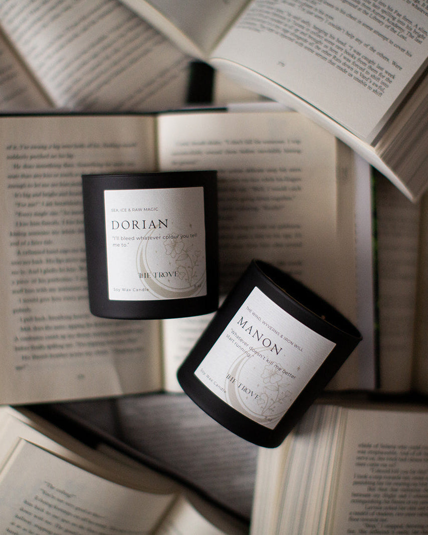 Manon Blackbeak | 8oz Candle